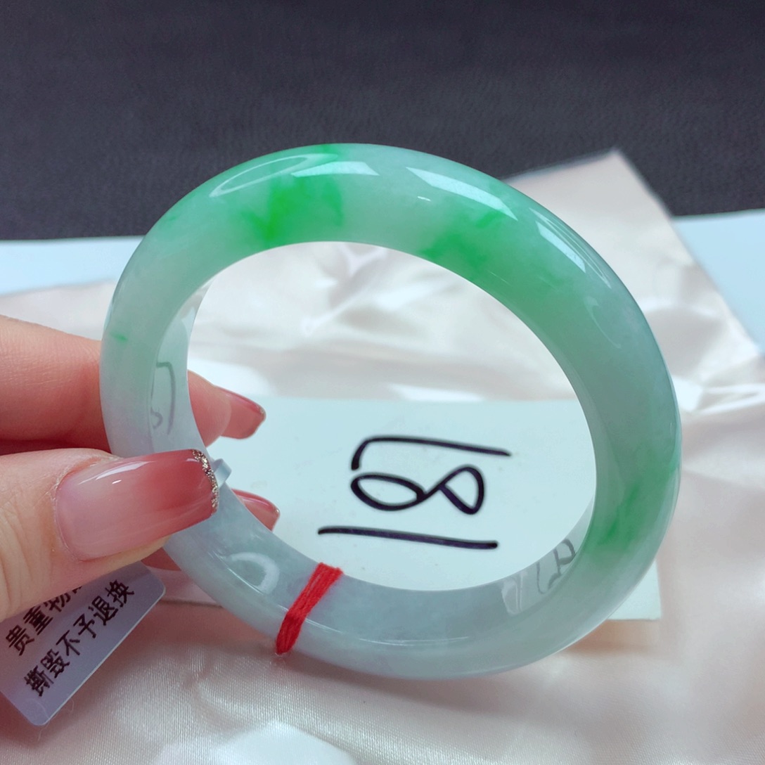 翡翠手镯未镶嵌手镯56
