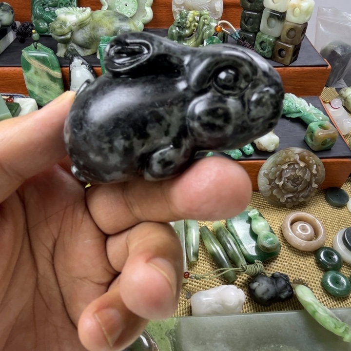 独山玉未镶嵌珠宝半成品