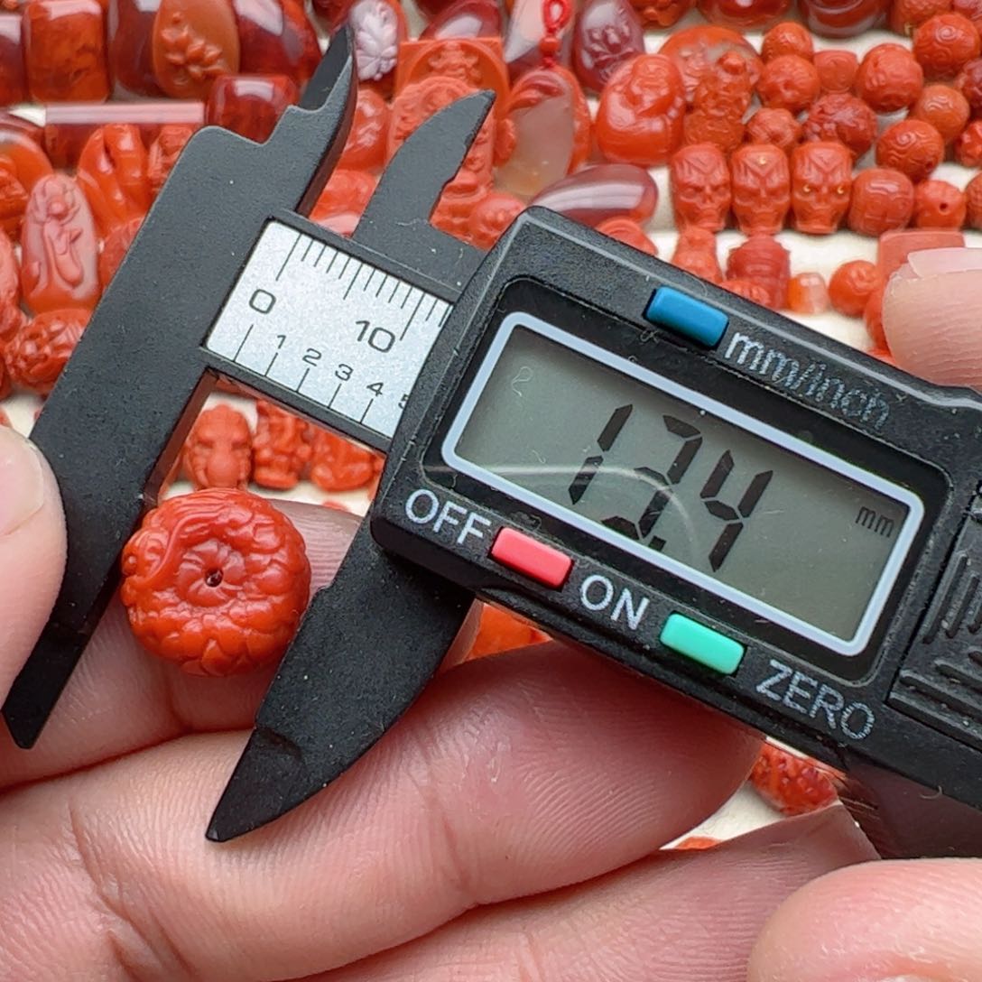 南红玛瑙配饰未镶嵌