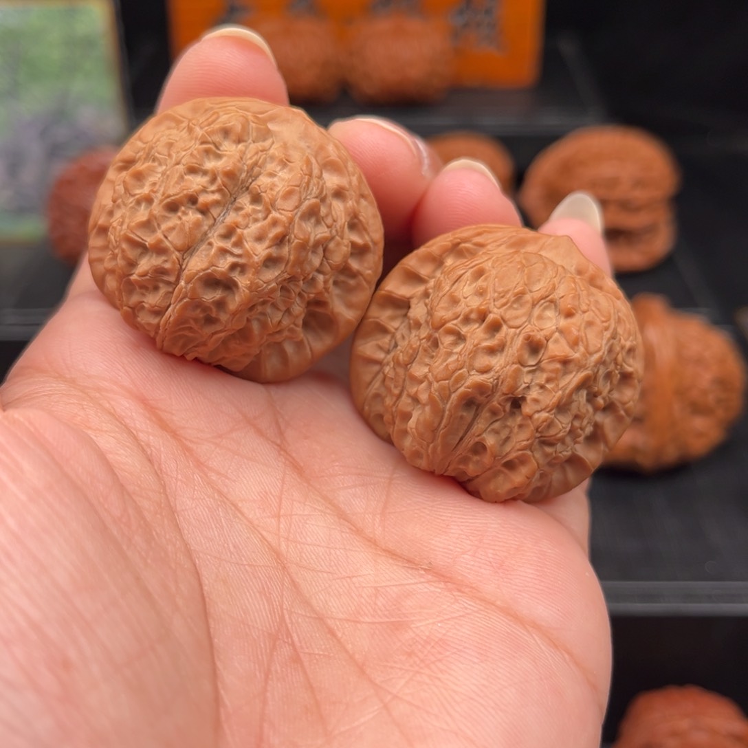 【闪购商品】文玩核桃吊坠原树血麒麟36