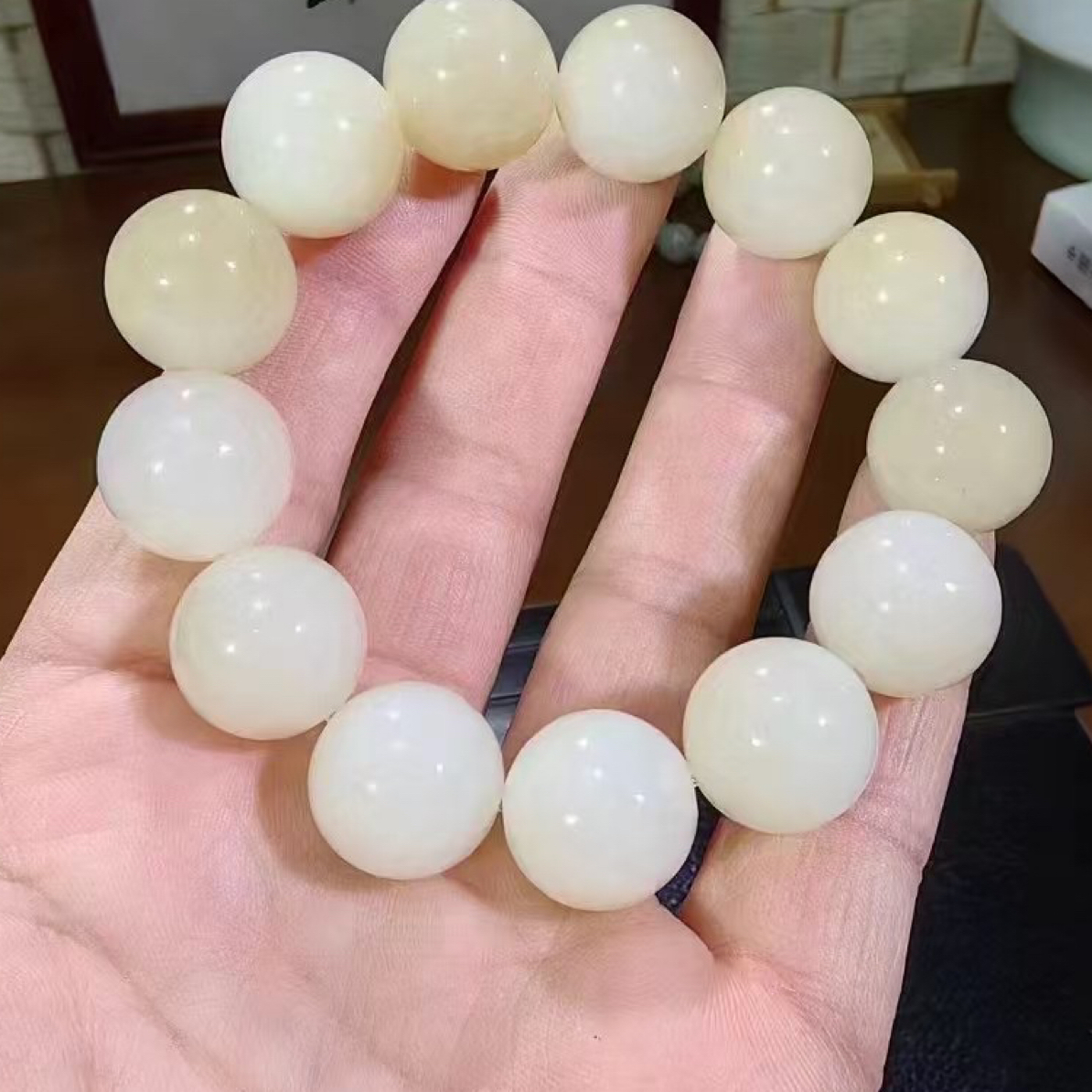 和田玉糖羊脂16mm大珠手串，高油性脂白糖艳，纯净无瑕粒粒臻品，79g