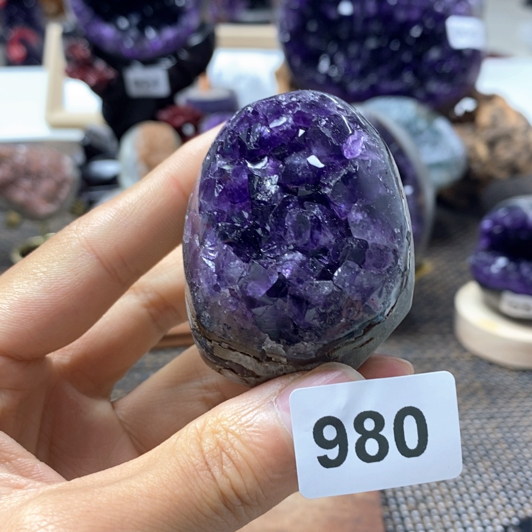 紫晶未镶嵌大型摆件（非配饰）