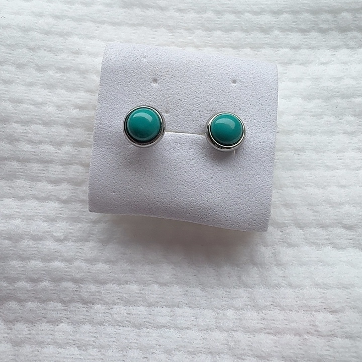 尺寸：7➕绿耳钉一对 男女佩戴款 时尚简约