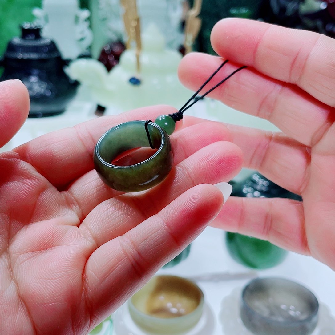 和田玉（糖玉）挂件未镶嵌