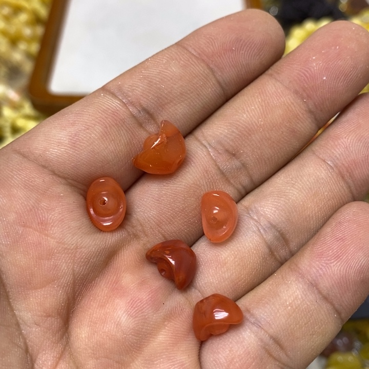 蜜蜡未镶嵌裸石多样性发货其一