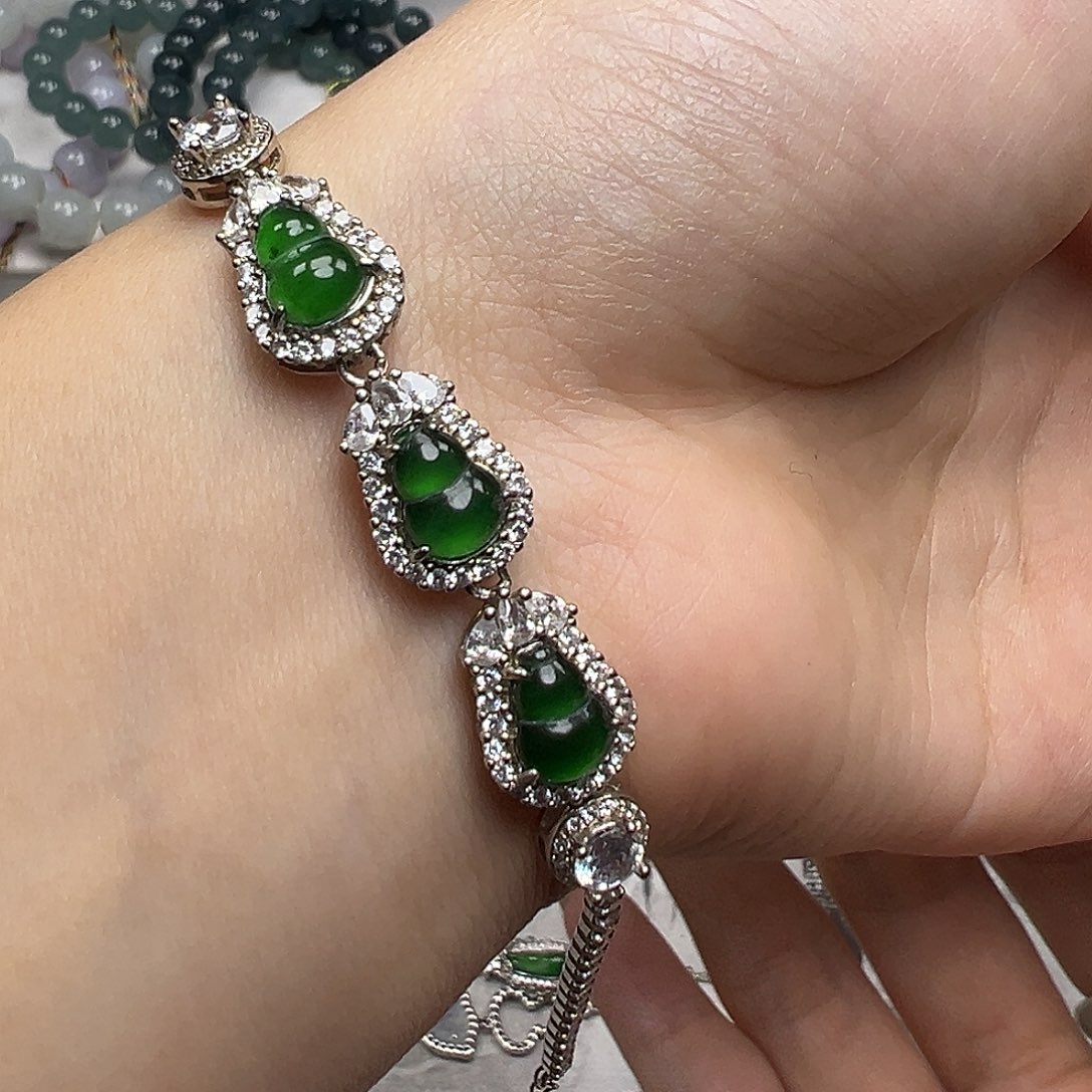 默***翡翠未镶嵌颈饰翡翠自选