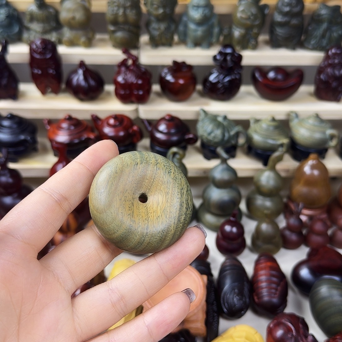 无***子木     绿平安扣一个