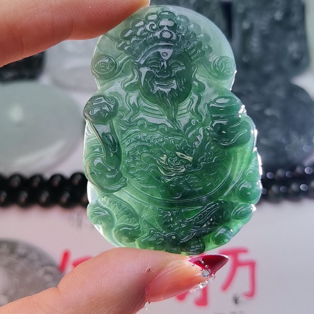 翡翠颈饰未镶嵌天然的A货翡翠多样性发货