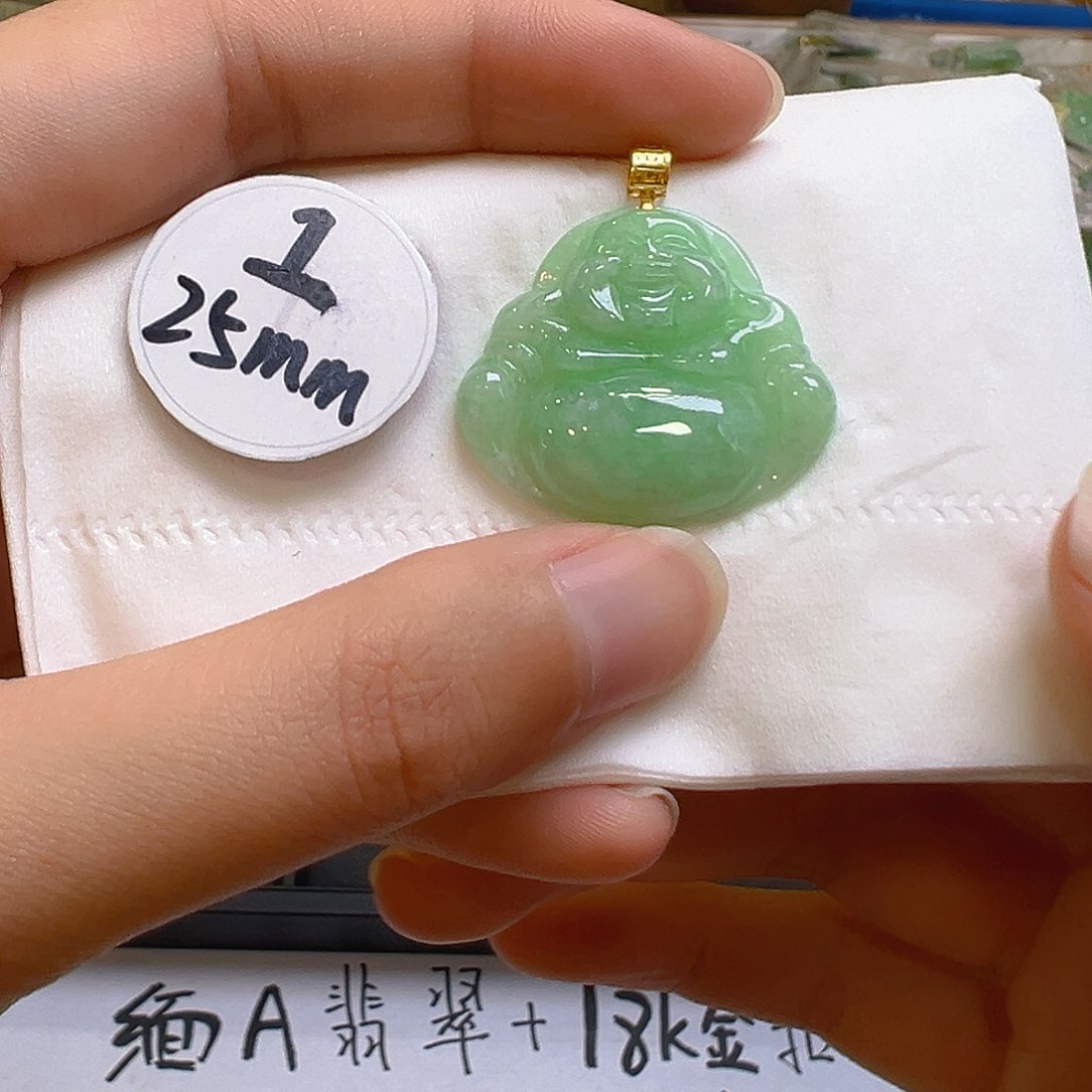 翡翠颈饰18K金镶嵌翡翠