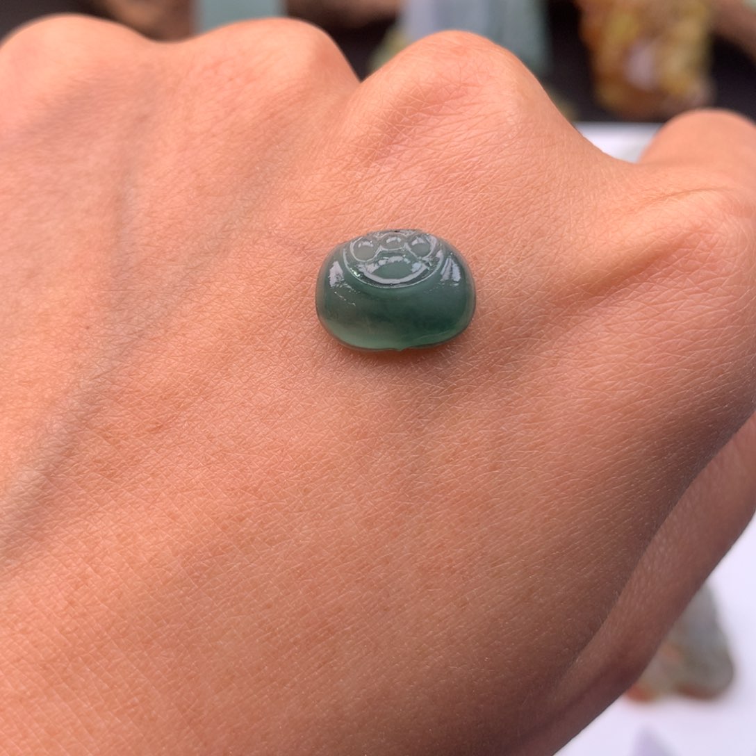 定制翡翠未镶嵌如意