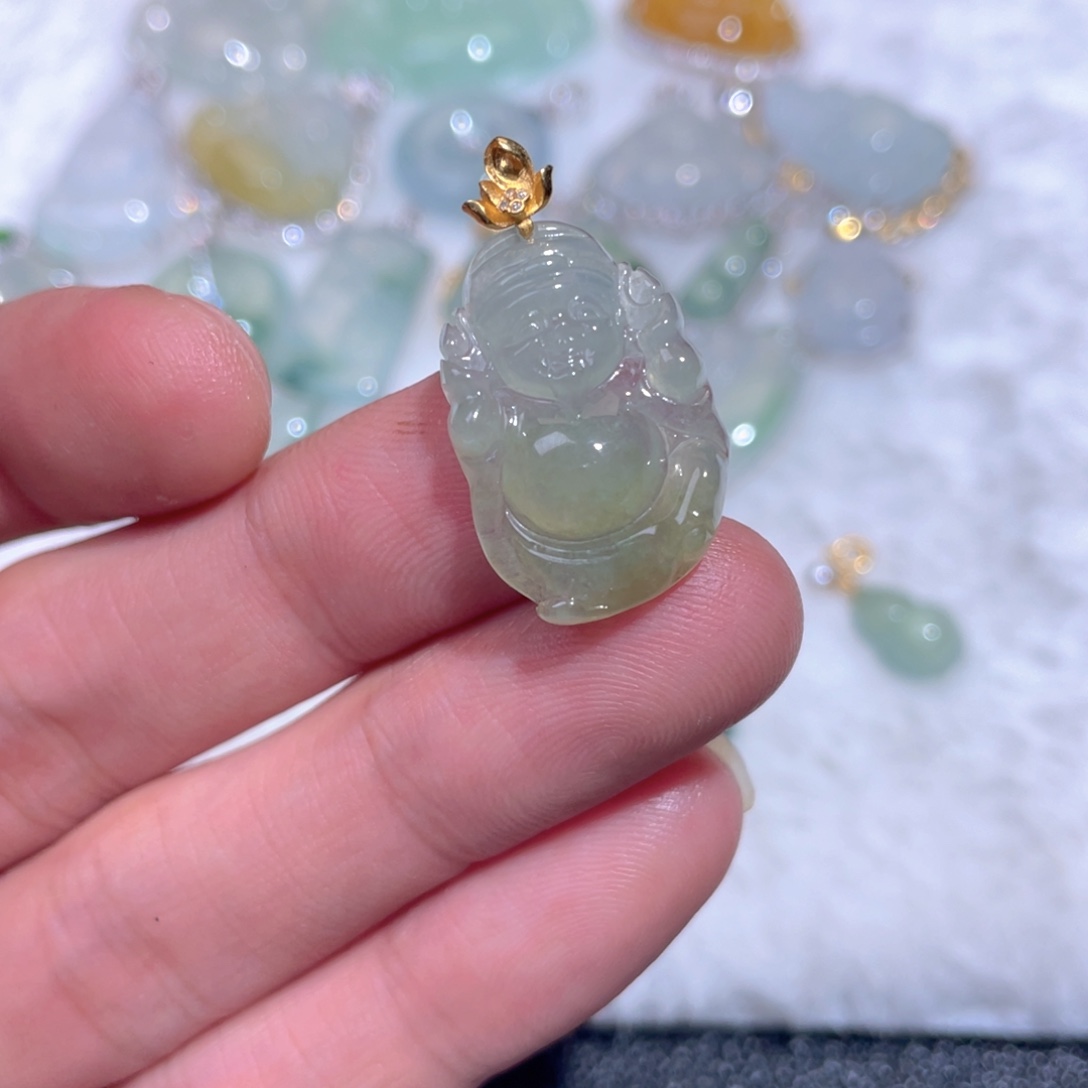 翡翠18K金镶嵌颈饰翡翠