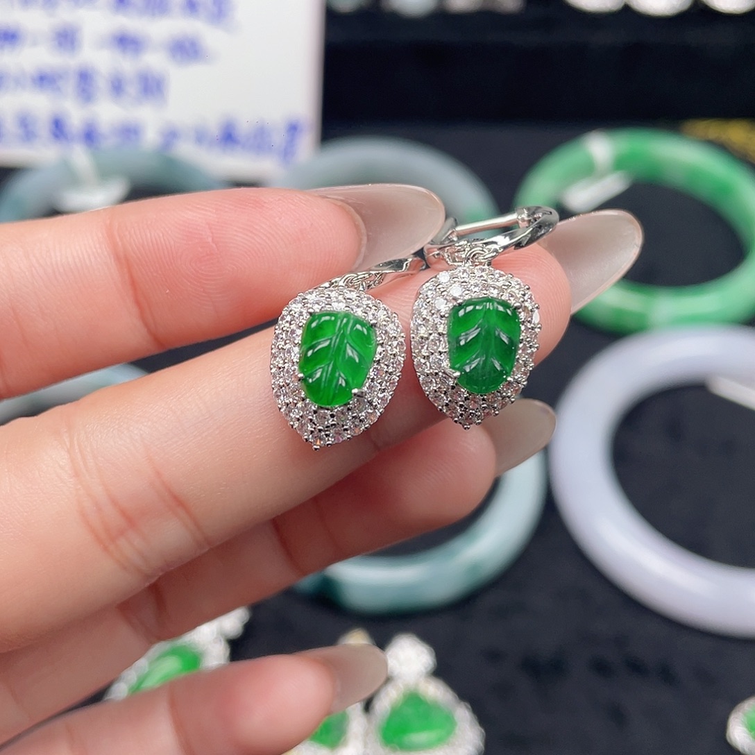 翡翠未镶嵌颈饰阳绿耳坠