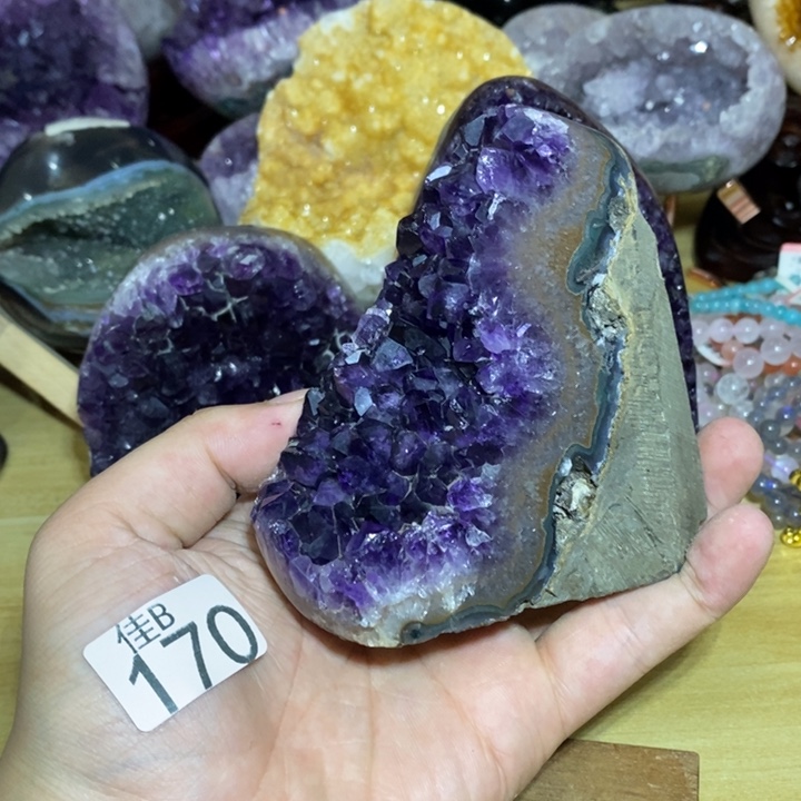 未镶嵌水晶大型摆件（非配饰）