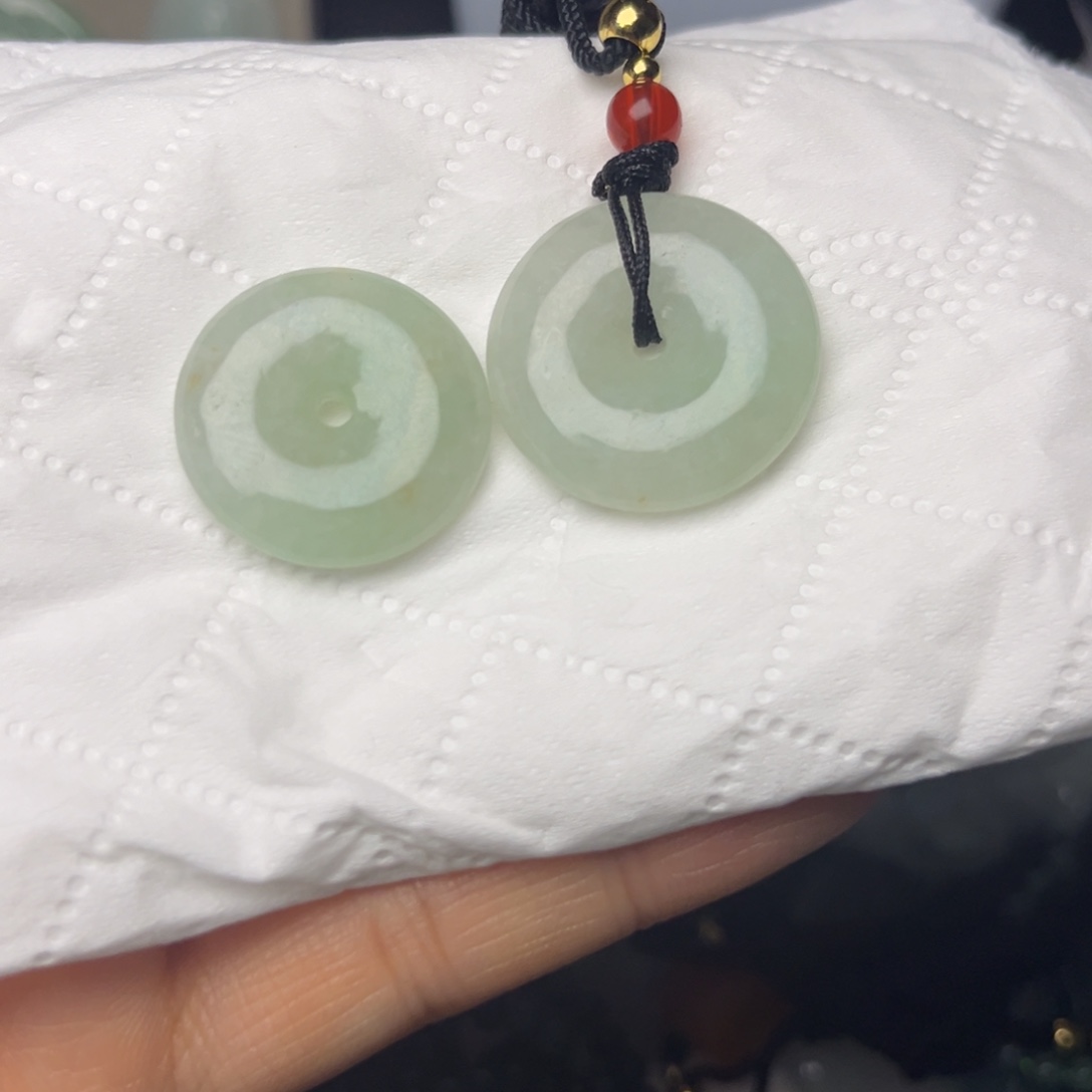 翡翠未镶嵌颈饰挂件