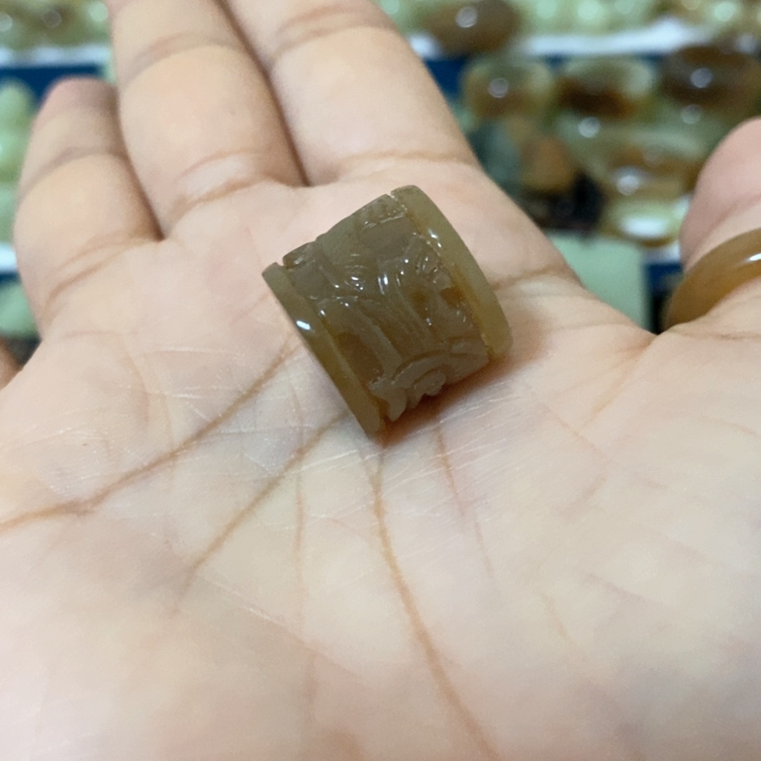 和田玉未镶嵌颈饰汐*