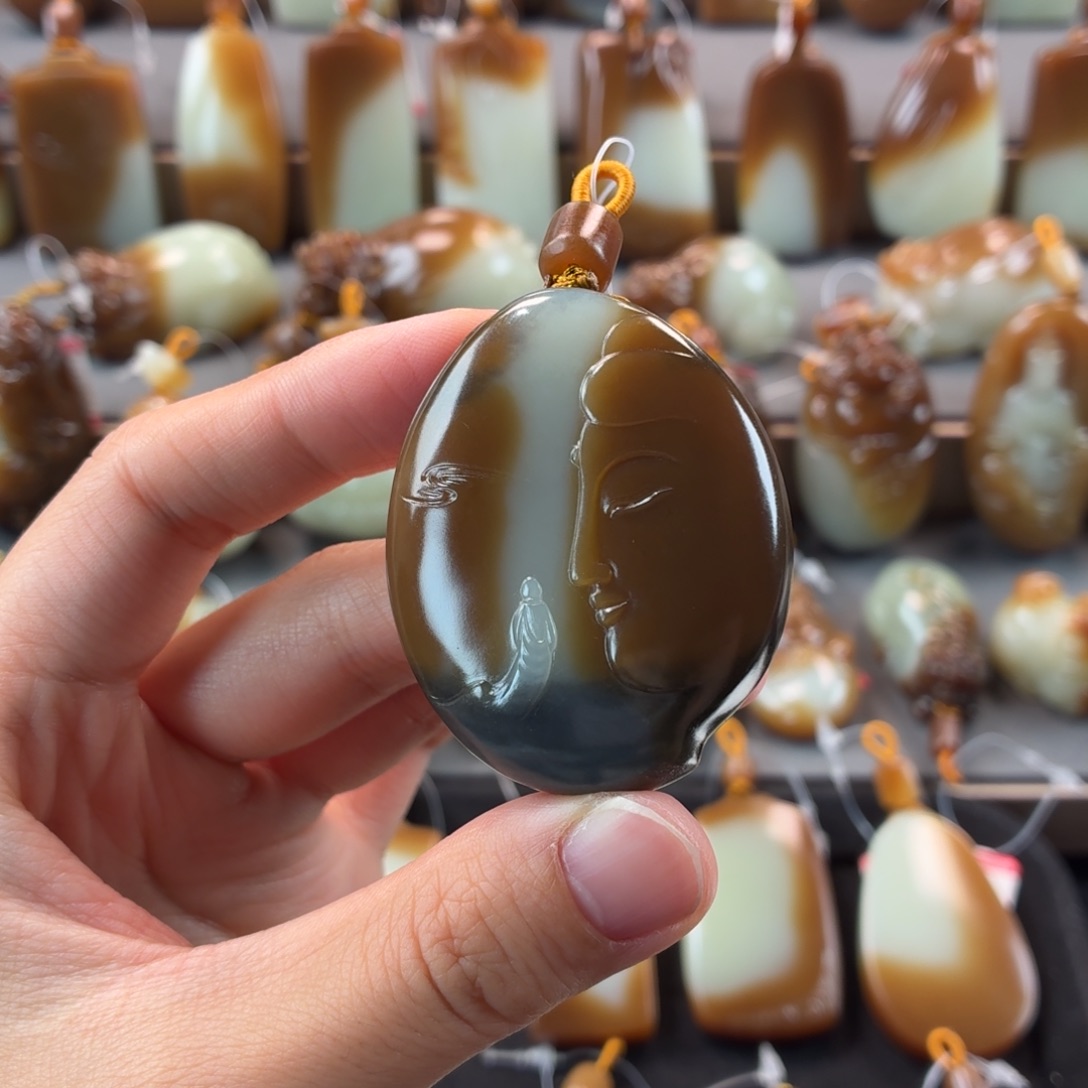 和田玉未镶嵌颈饰