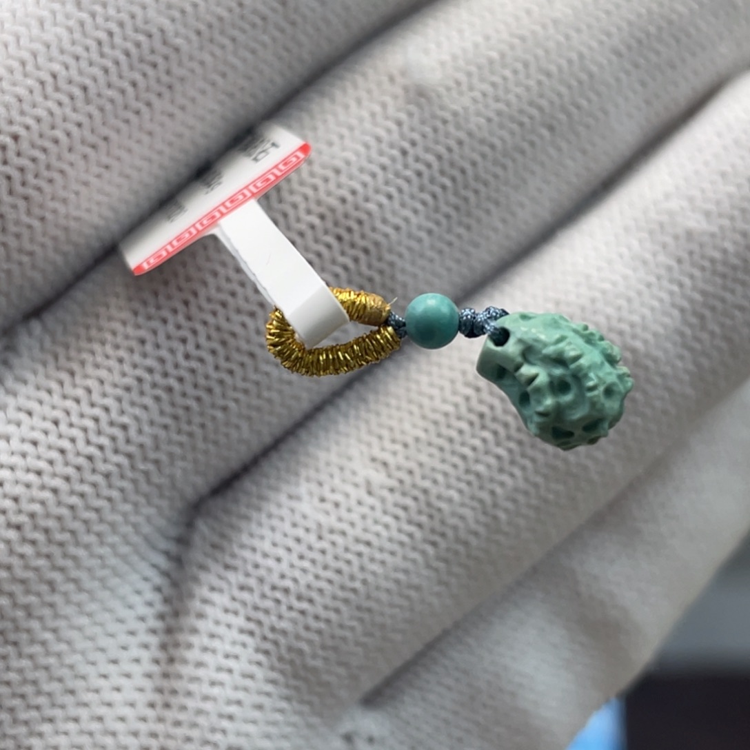 绿松石未镶嵌挂件