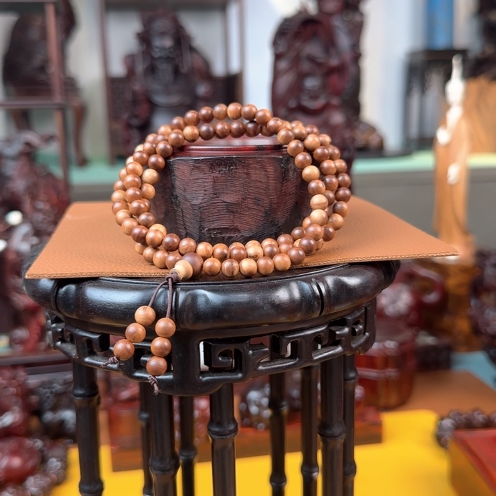 神***…檀香紫檀（小叶紫檀）