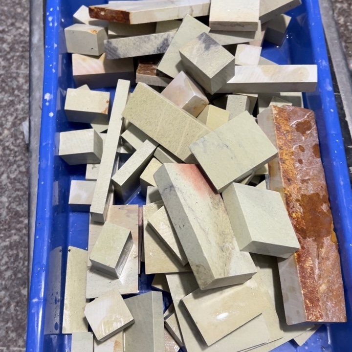 佗***軒青田石新矿印石散货10斤不打磨