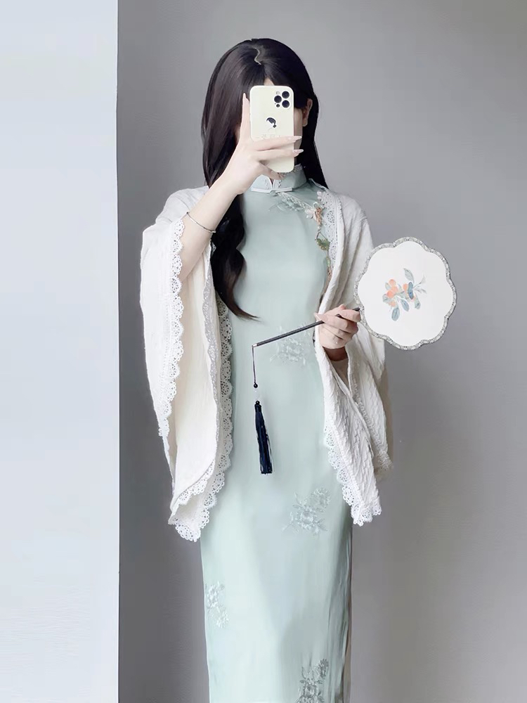 刺绣国风中式长款旗袍女高级感改良年轻款复古短袖夏季