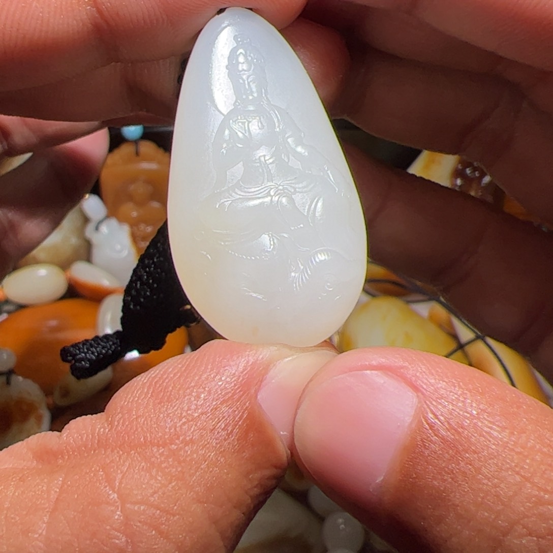 和田玉颈饰未镶嵌