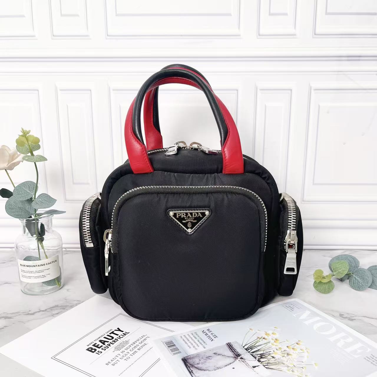 95新 Prada/普拉达 黑色nylon cargo 机能包手提单肩包时尚