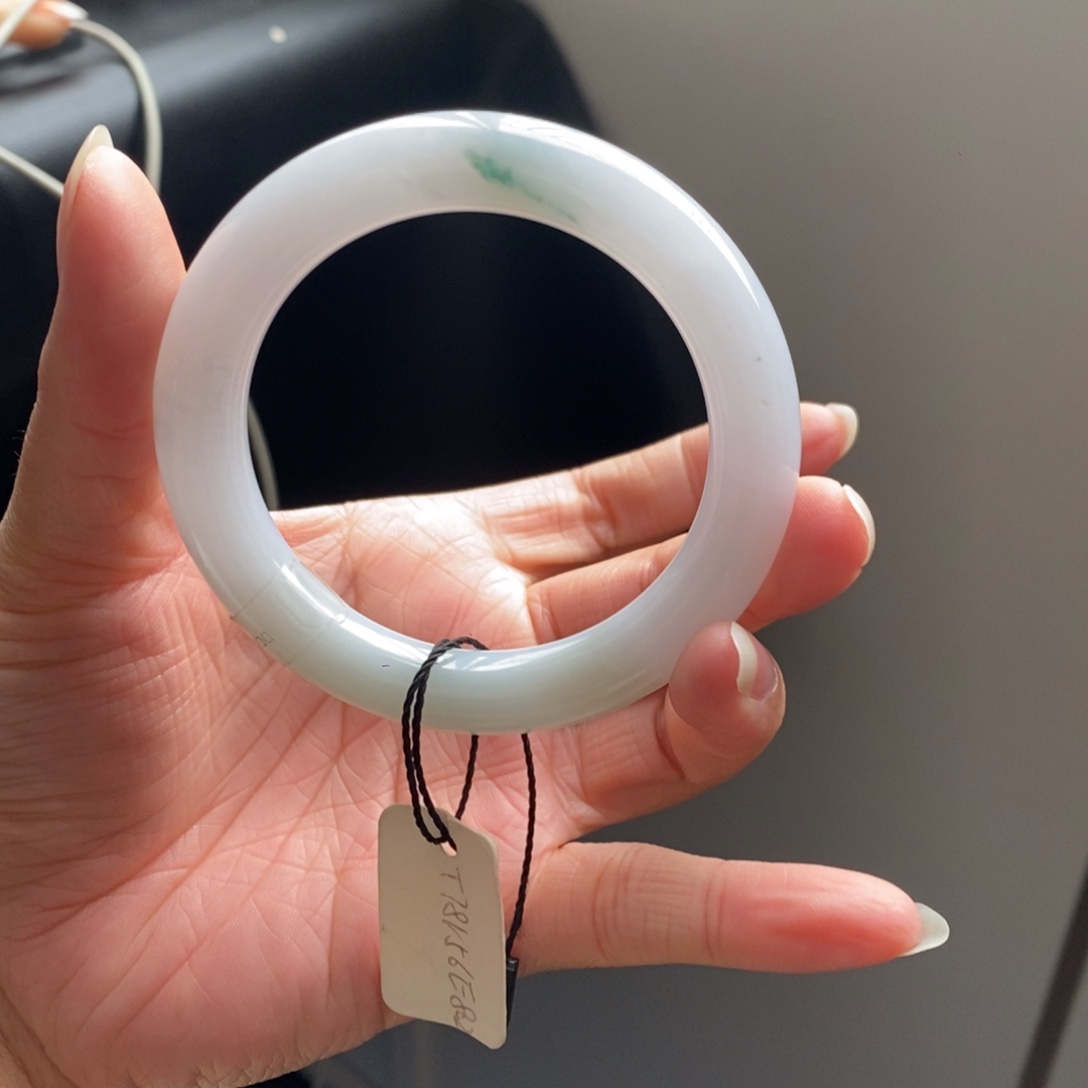 T***i翡翠未镶嵌手镯56圆条