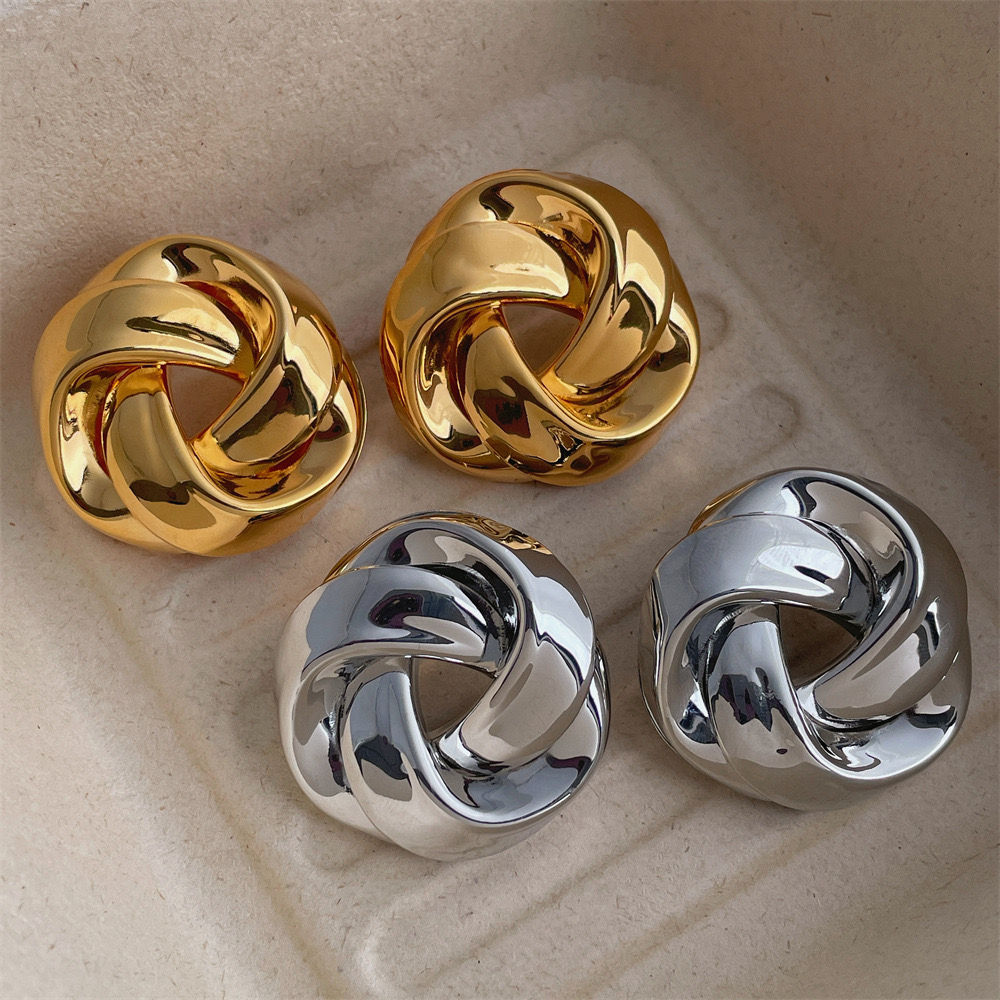 风吹半夏小赵同款18K高级感夸张金属风扭边大耳钉几何