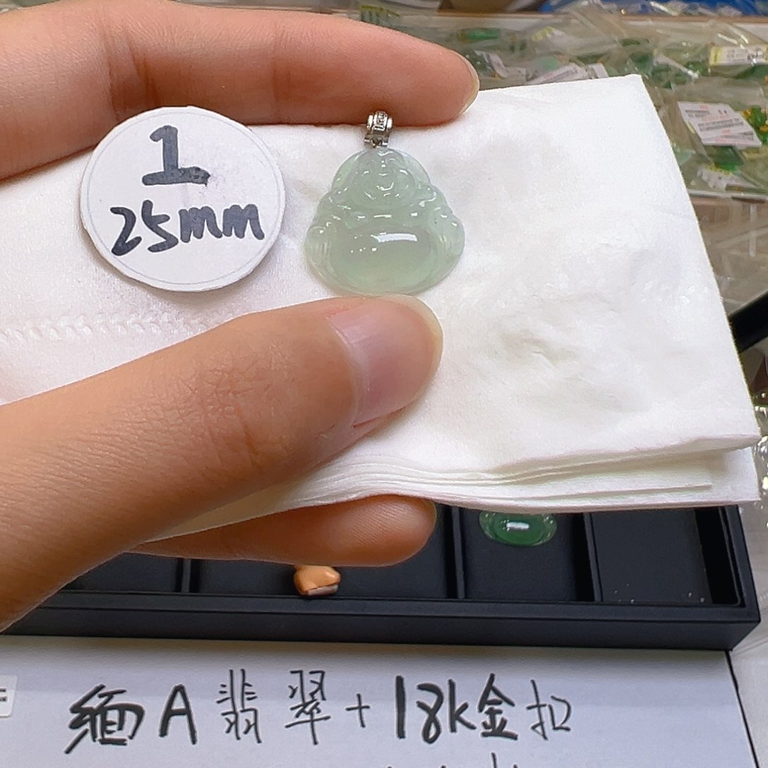 翡翠颈饰18K金镶嵌翡翠