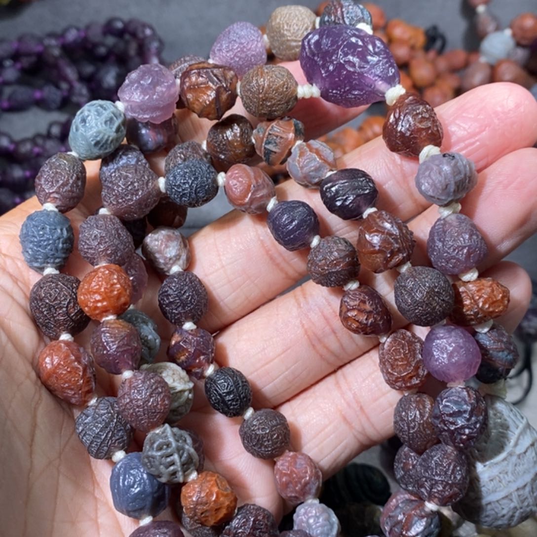 未镶嵌玛瑙/玉髓珠宝奇石五****?