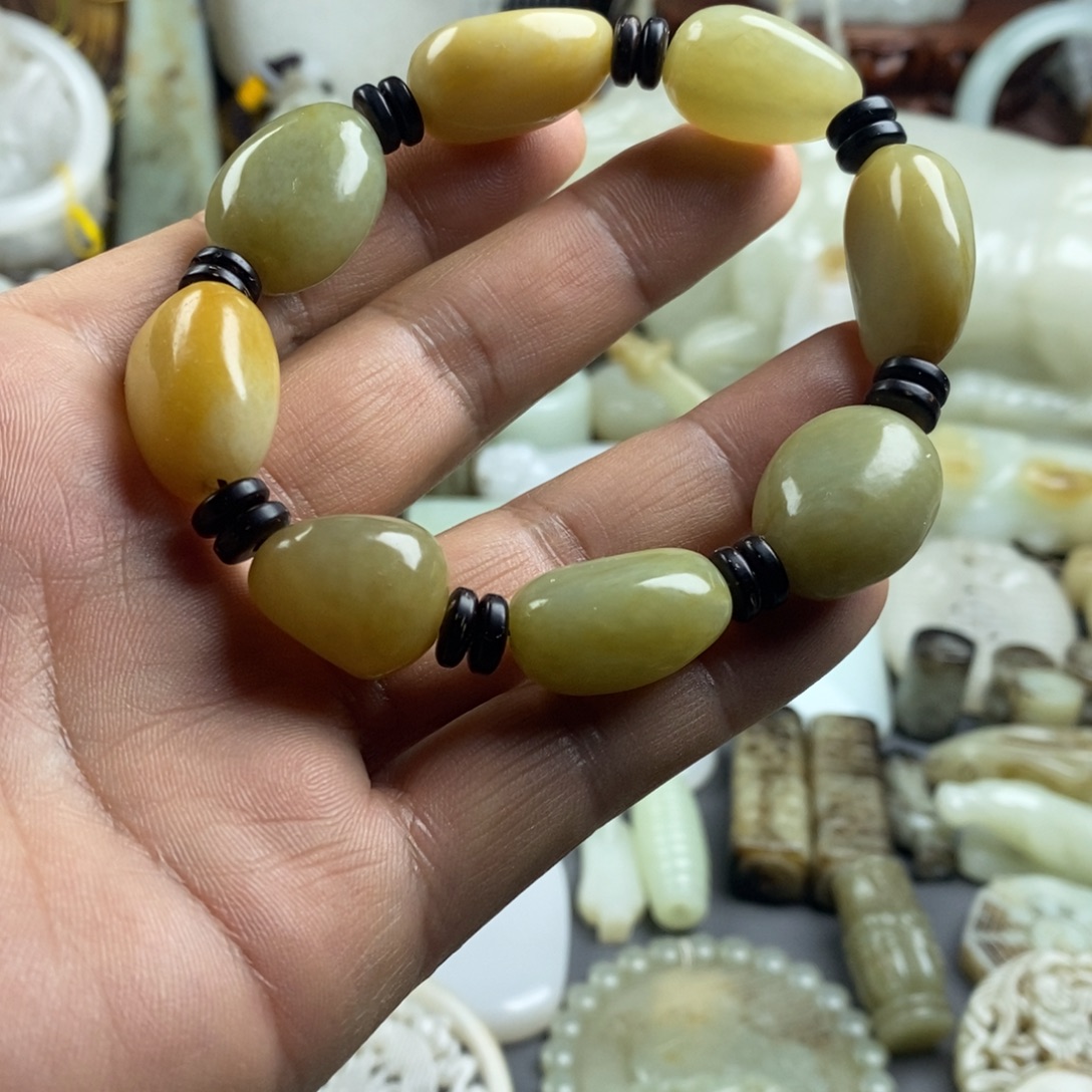 和田玉（糖玉）未镶嵌颈饰