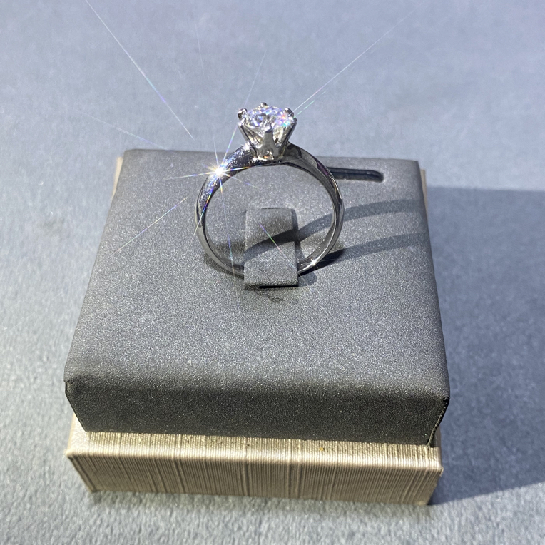【钻注一生】 经典T家女戒一克拉1.0ct