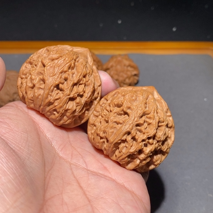 文玩核桃吊坠水龙