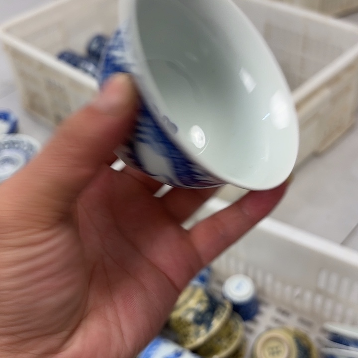 瓷片青花铠甲龙大压手杯景德镇