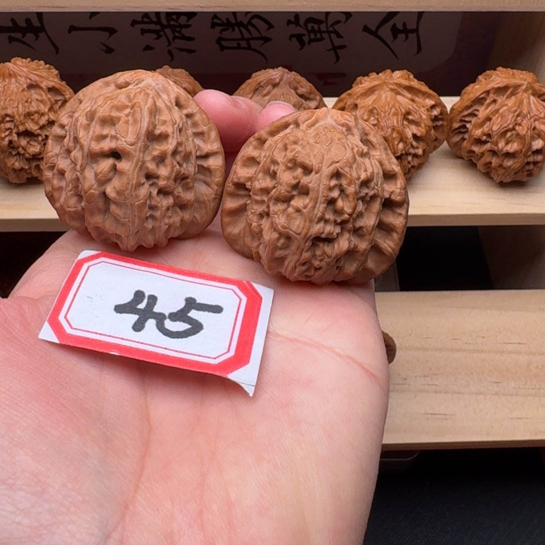 吊坠文玩核桃白狮子40尺