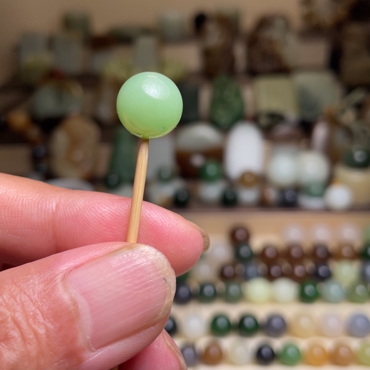 和田玉未镶嵌颈饰月*