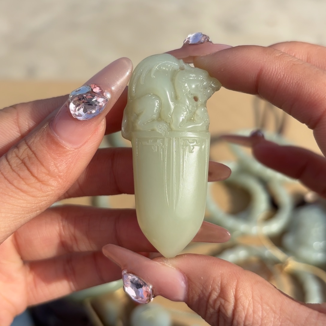 和田玉颈饰未镶嵌