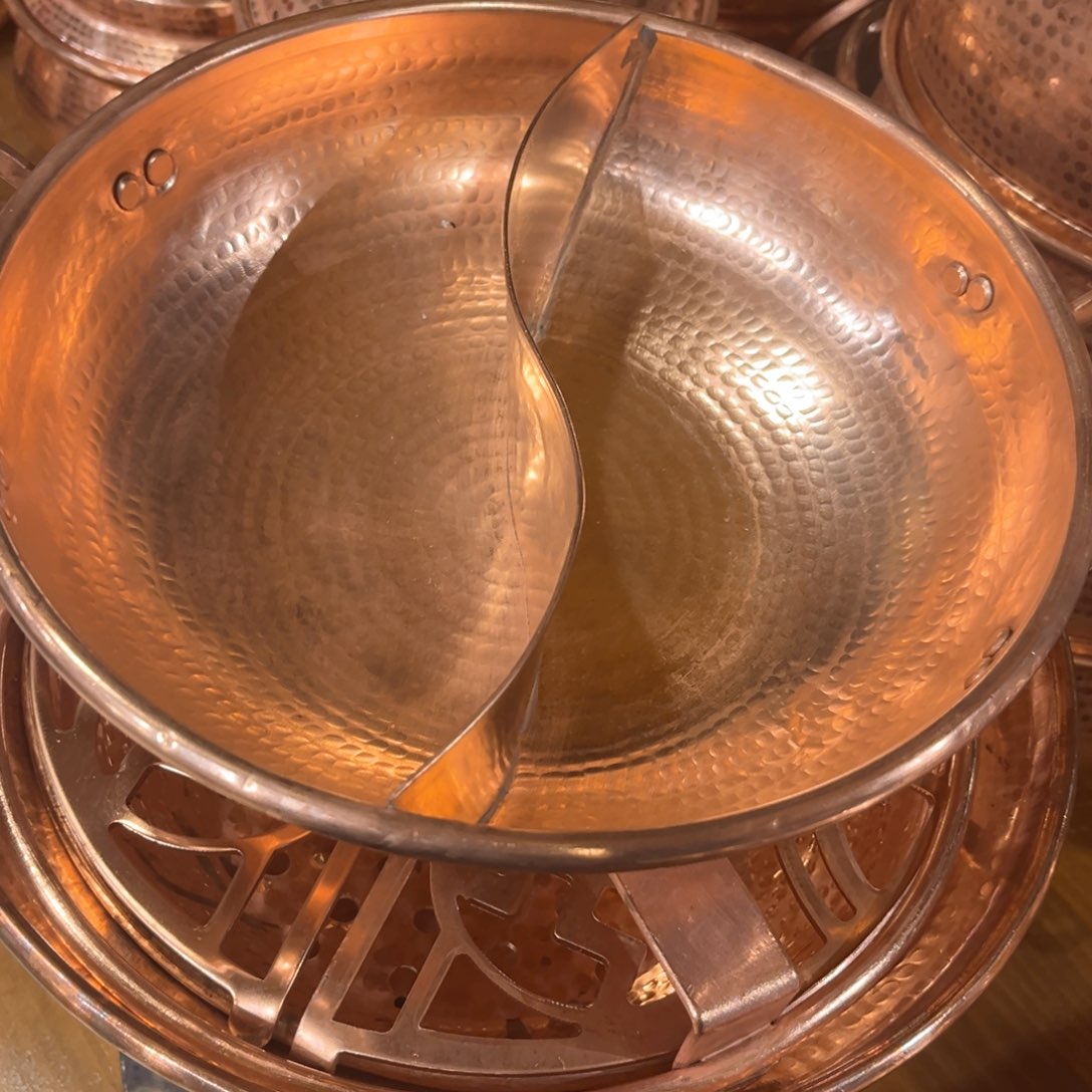 30鸳鸯锅手工锻打工艺