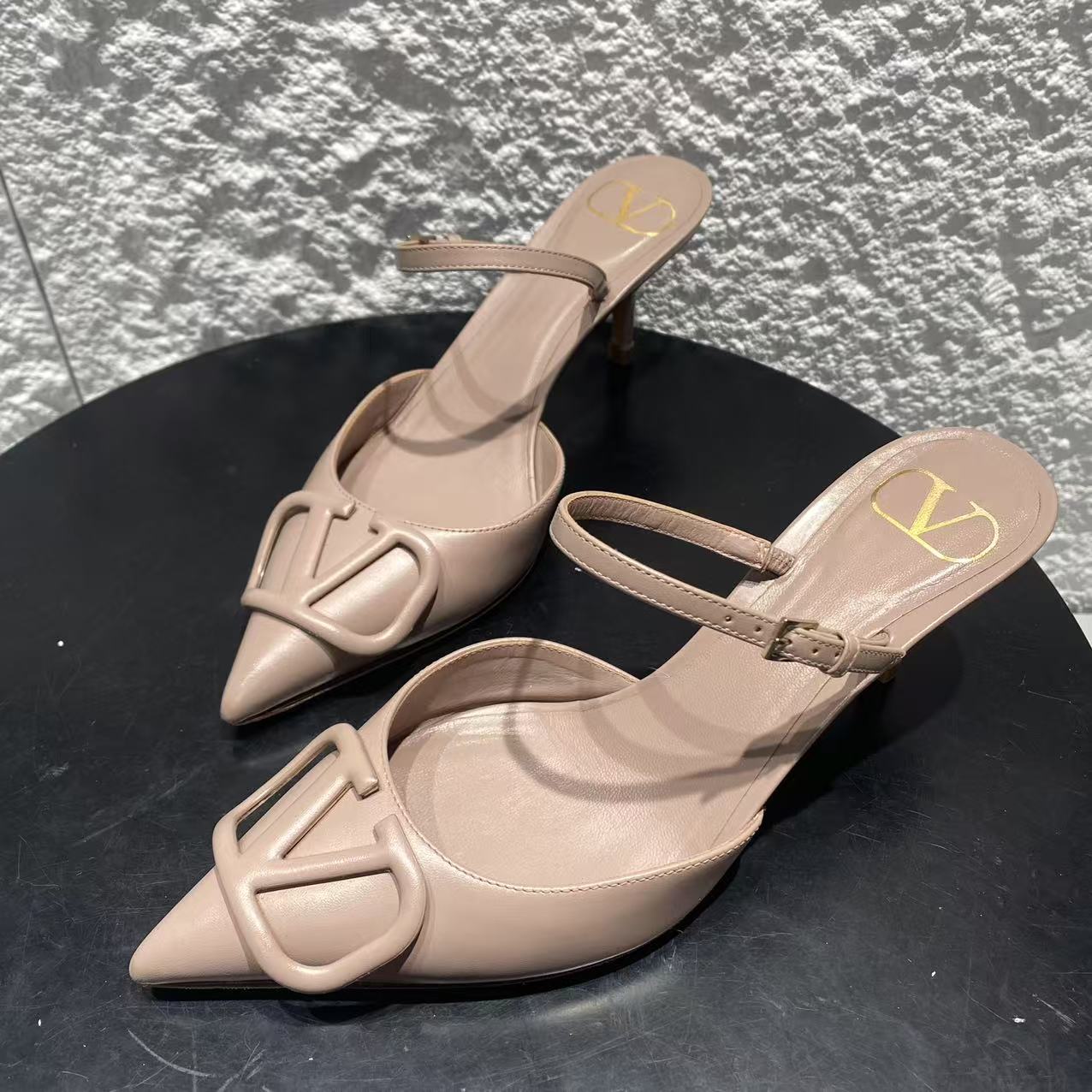 95新 Valentino/华伦天奴 36码/Seven/裸色大logo高跟半拖 wsp248