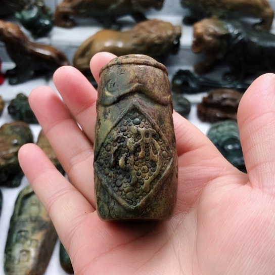 岫岩河磨玉（透闪石质玉）把件未镶嵌