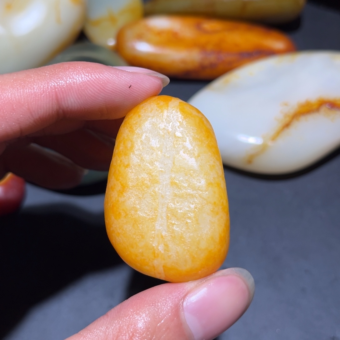 和田玉未镶嵌珠宝奇石