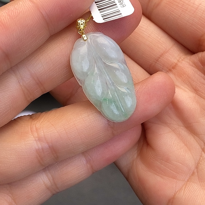 海***翡翠未镶嵌颈饰翡翠
