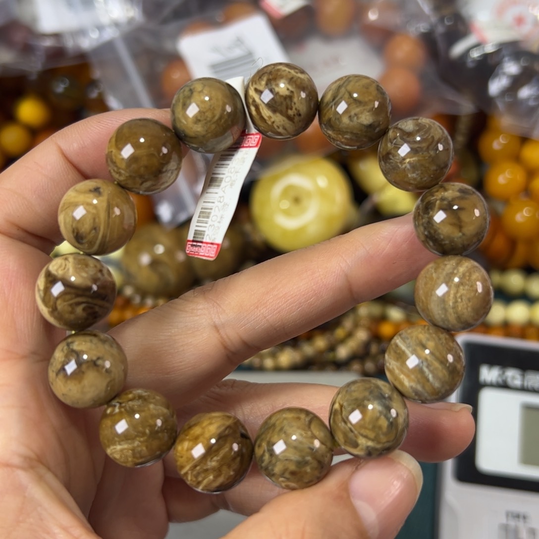 未镶嵌琥珀珠宝奇石280