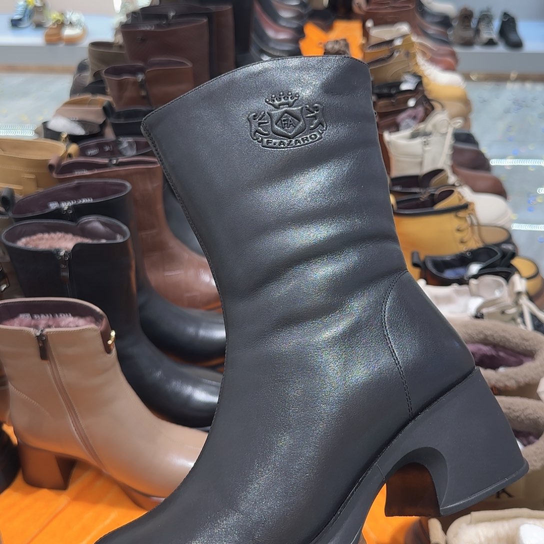 365077黑色37羊毛靴