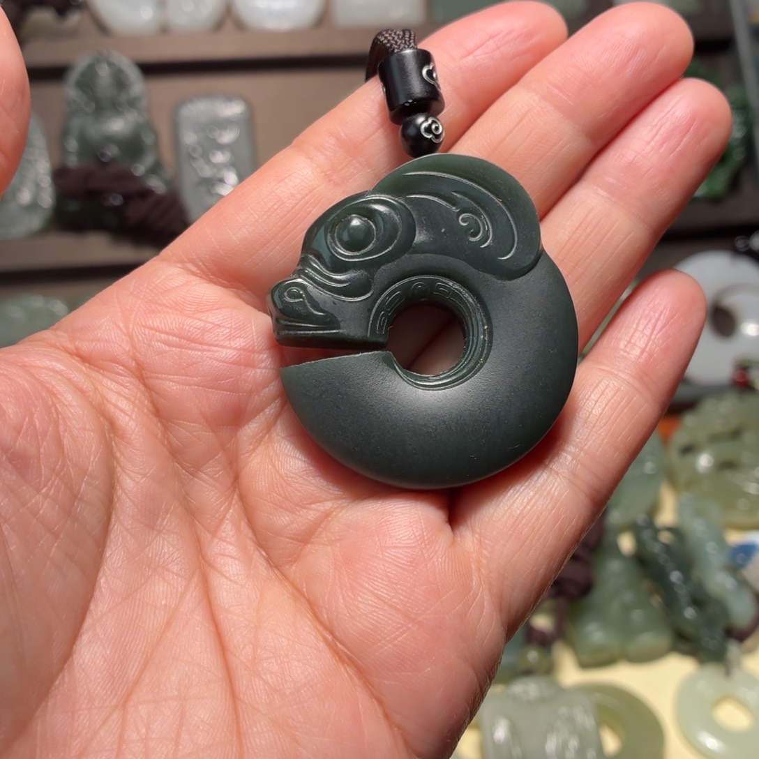 布***姆和田玉未镶嵌颈饰