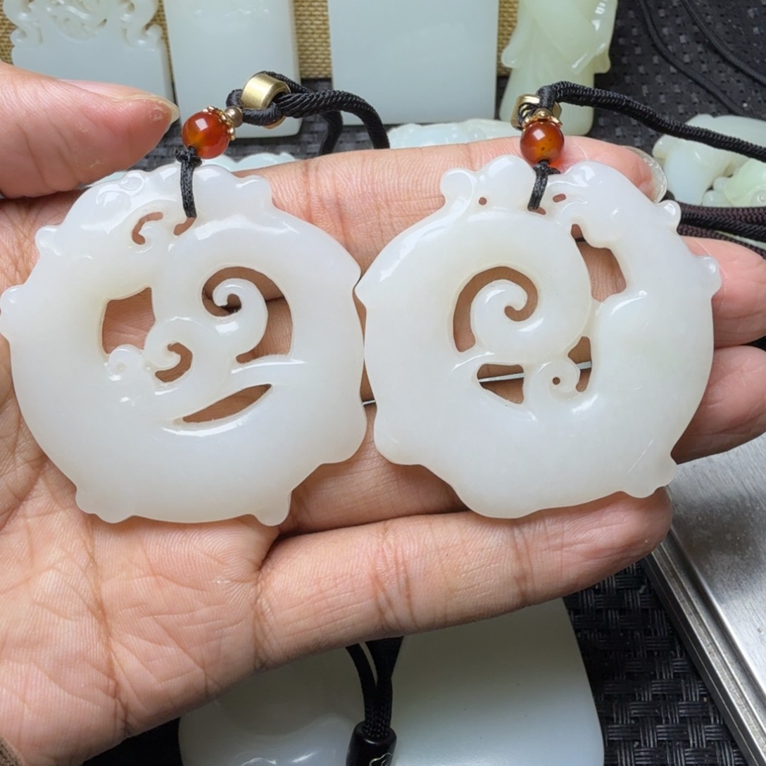 未镶嵌和田玉挂件刑*钺