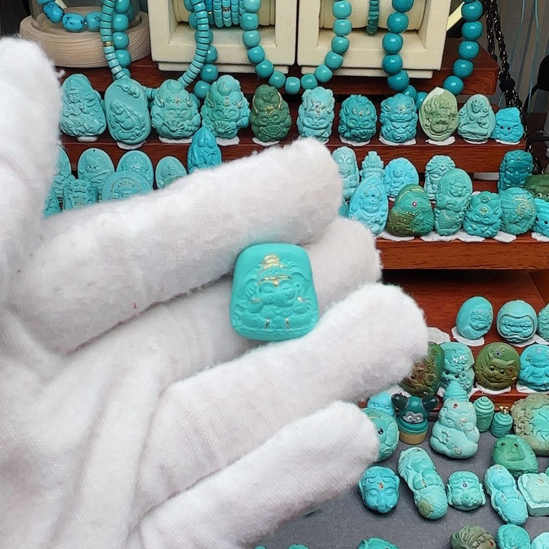 绿松石配饰未镶嵌