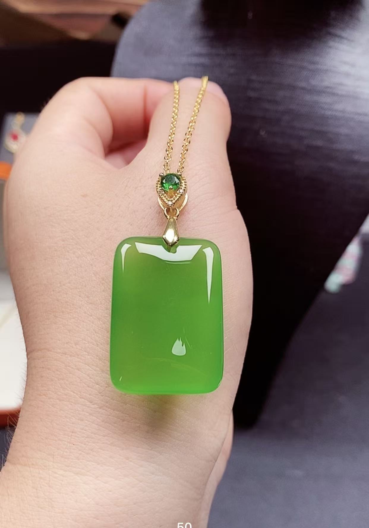 绿无事牌扣头A21正品天然玉石百搭高档冰透水润天然玉髓项链吊坠