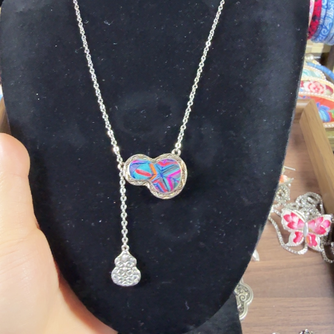 爷***妞传承非遗刺绣饰品