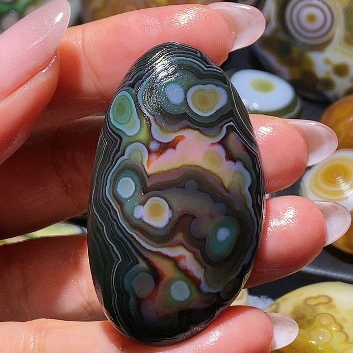 悦***^玛瑙/玉髓未镶嵌珠宝奇石